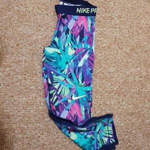 Nike crop legging. Dri-fit